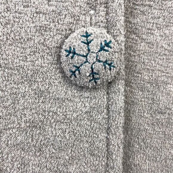 Teddi Women's Snowflakes Winter Scenic Button-Front Cardigan Sweater Medium - Picture 6 of 8
